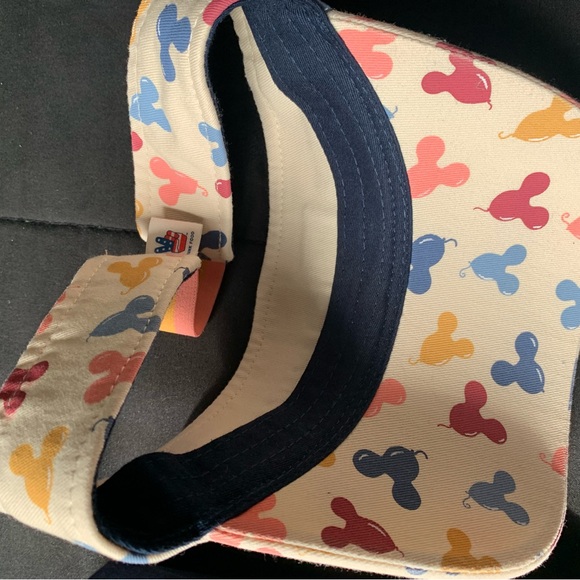 SET OF 2 WALT DISNEY WORLD HATS WITHOUT TAGS NEVER WORN - Picture 6 of 8